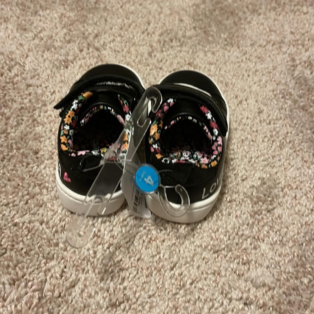 Brand new size 4c carters sneakers - Picture 4 of 4